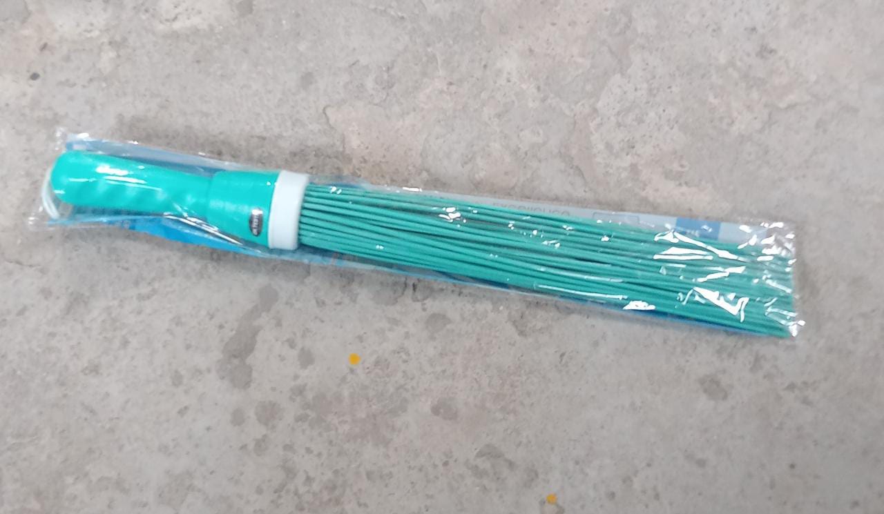 Floor cleaning broom made from plastic, suitable for both wet and dry use. Floor cleaning broom made from plastic, suitable for both wet and dry use.